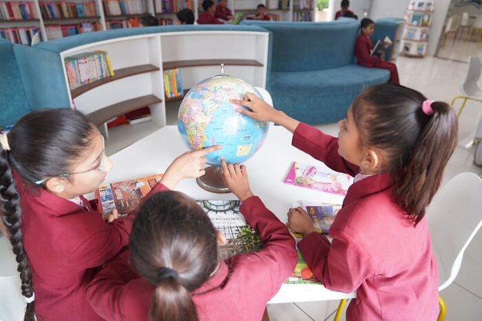 74 Times People And Pets Showed Intelligence That Was Impressive And Low‑Key Terrifying