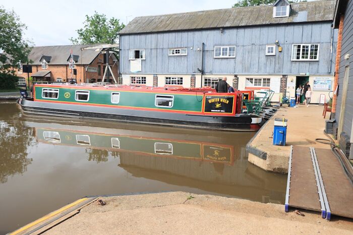 “My Friends Didn’t Believe Me”: 76 Internet Users Reveal Events From Their Lives That Seem Too Wild To Be True