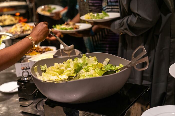 "Haunts Me To This Day": 58 Moments Workers From All-You-Can-Eat Establishments Can't Forget