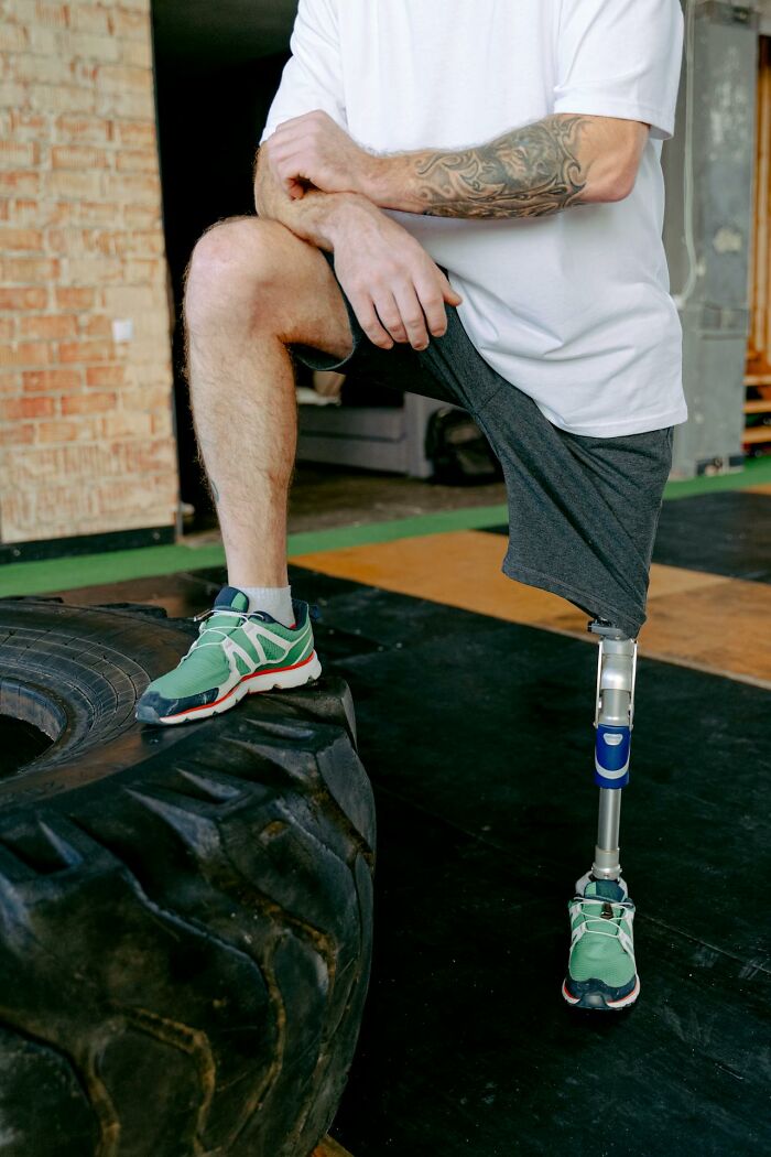 69 Stories Of 3 AM Chaos During The Night Shift That Made Workers Think, "I Don't Get Paid Enough For This"