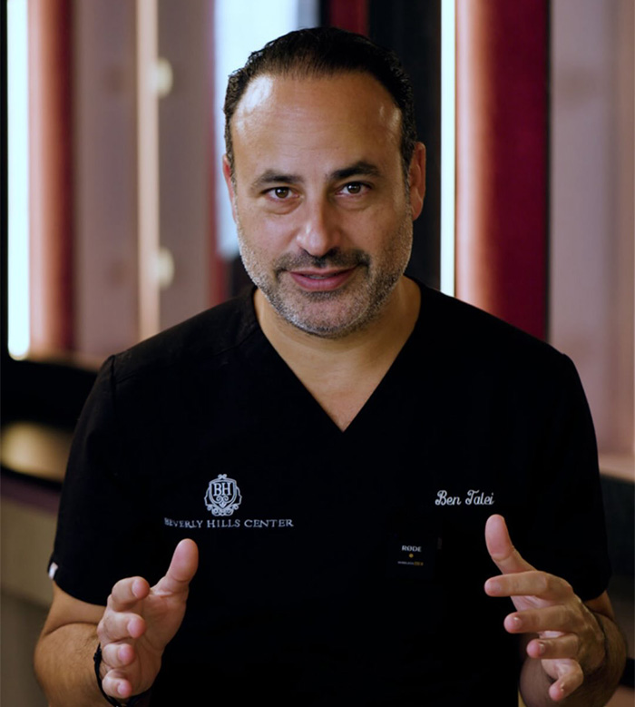 Plastic Surgeon Goes Viral After Dry Response To Facelift Critic Leaves Internet Laughing Hard Plastic Surgeon Goes Viral After Dry Response To Facelift Critic Leaves Internet Laughing Hard