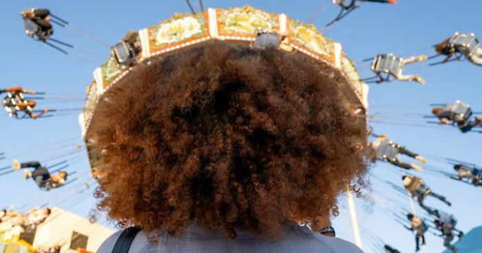 35 Street Photos That Prove Timing Is Everything, As Shared On This Instagram Page