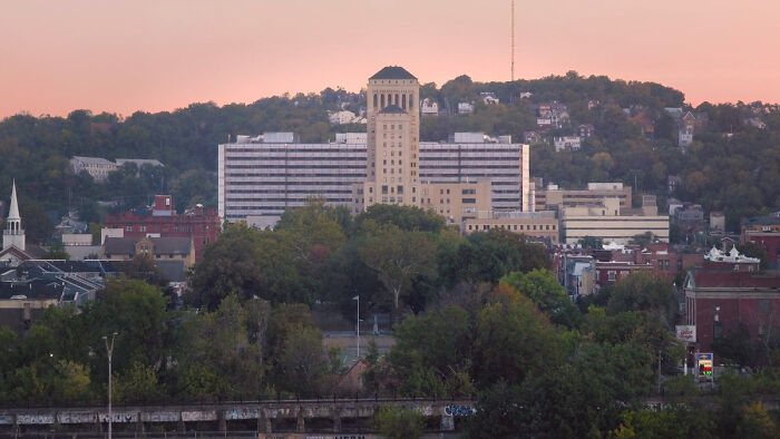 Where Is The Pitt Filmed? Here's The Secret Behind The Realistic Hospital Scenes Where Is The Pitt Filmed? Here's The Secret Behind The Realistic Hospital Scenes