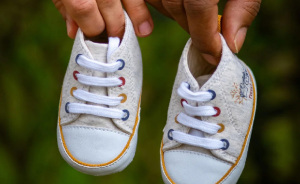 30 Creative Maternity Photoshoot Ideas To Try Right Now