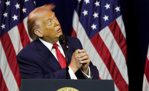 Professional Stylist Reveals Why Trump’s Hair Has Turned Pink