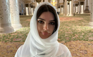 “Horrifying”: Emily Ratajkowski Accused Of Disrespecting The Hijab In Post With Twerking Video