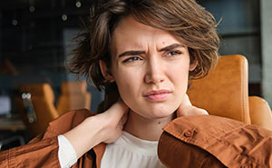 SIL Pushes Too Far With Parenting Insults, Woman Drops Cheating Truth During Family Dinner