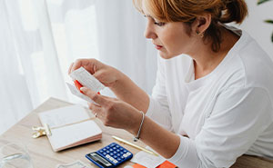 “Love Is A Verb”: Woman Kicks BF Out After He Eats The Food She Could Barely Afford And Saved For Their Kids