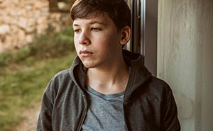 “Thought She Was Being Crazy”: 72 People Share The Close Calls They Still Think About