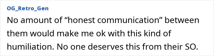 Unclothed rock star Yungblud partying energetically at a wild Sydney yacht event, exciting fans around the scene.