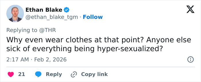 Jamie Foxx and Chappell Roan sharing a viral moment on the Grammy red carpet captured by cameras. Jamie Foxx and Chappell Roan sharing a viral moment on the Grammy red carpet captured by cameras.