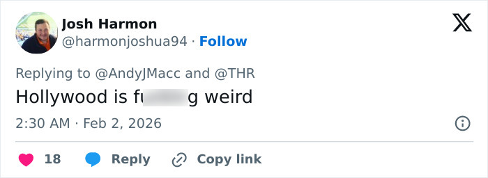 Jamie Foxx and Chappell Roan share a strange moment on the Grammy red carpet that goes viral online. Jamie Foxx and Chappell Roan share a strange moment on the Grammy red carpet that goes viral online.