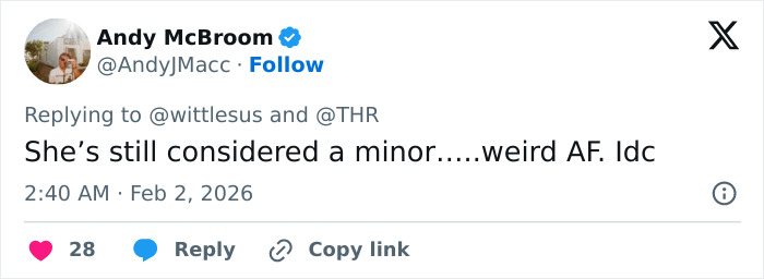 Jamie Foxx and Chappell Roan share a weird moment on the Grammy red carpet, sparking viral online reactions. Jamie Foxx and Chappell Roan share a weird moment on the Grammy red carpet, sparking viral online reactions.