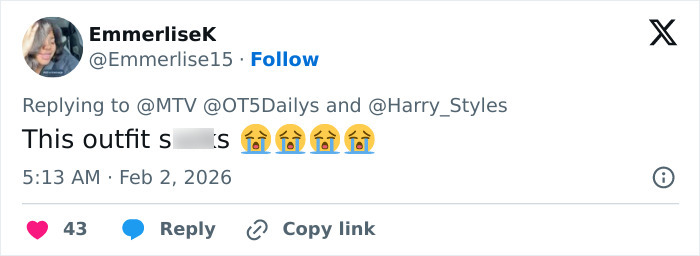 Tweet reacting to Harry Styles’ outfit, expressing strong disapproval during his on-stage appearance at the 2026 Grammys. Tweet reacting to Harry Styles’ outfit, expressing strong disapproval during his on-stage appearance at the 2026 Grammys.