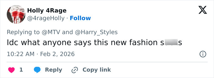 Tweet criticizing Harry Styles outfit during his 2026 Grammys on-stage appearance, highlighting fashion backlash online.