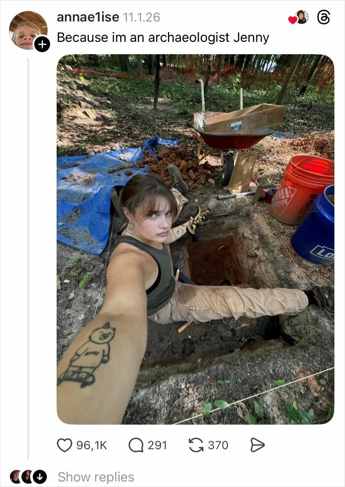 Woman asks why girls don’t get their nails done with a selfie of a girl digging a hole outdoors as a savage reply.