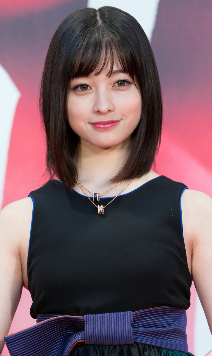 Japanese Actress Kanna Hashimoto, 27