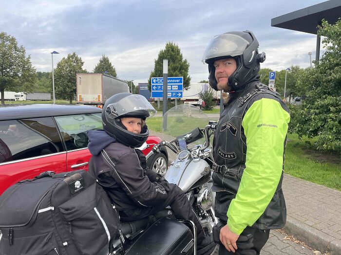 A Family Road Trip, Two Old Harleys, And 8,500 KM Of Hope For A 15-Year-Old With Cancer A Family Road Trip, Two Old Harleys, And 8,500 KM Of Hope For A 15-Year-Old With Cancer