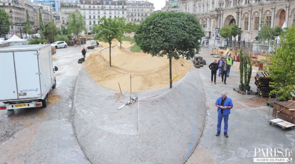 3D Grass Globe Illusion at Paris City Hall 3D Grass Globe Illusion at Paris City Hall