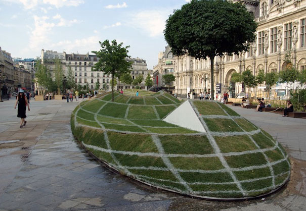 3D Grass Globe Illusion at Paris City Hall 3D Grass Globe Illusion at Paris City Hall