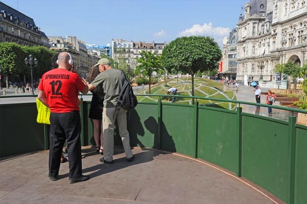 3D Grass Globe Illusion at Paris City Hall
