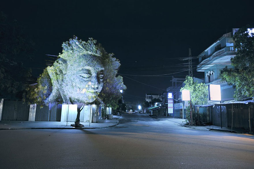 Haunting 3D Projections on Trees by Clement Briend Haunting 3D Projections on Trees by Clement Briend