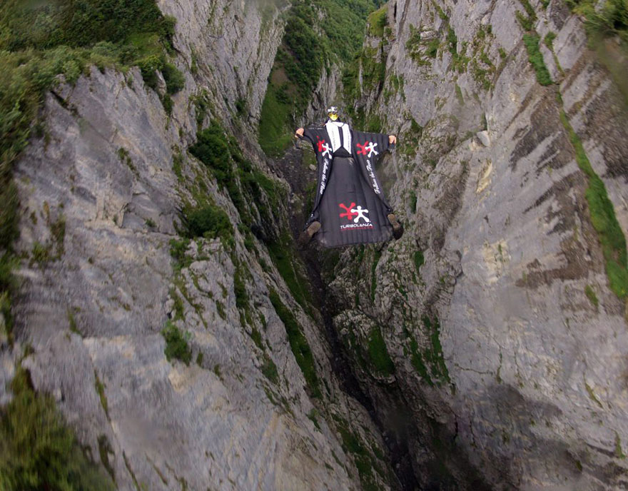 18 Breathtaking Action Shots Taken with a GoPro Camera 18 Breathtaking Action Shots Taken with a GoPro Camera