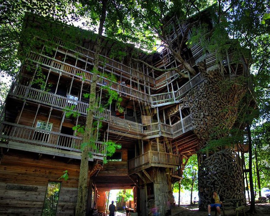 17 of the Most Amazing Treehouses From Around The World