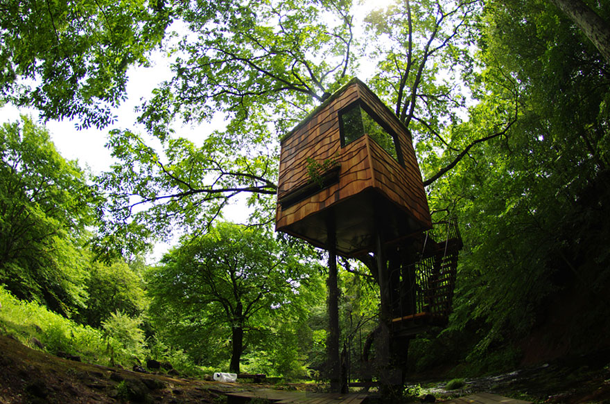 17 of the Most Amazing Treehouses From Around The World