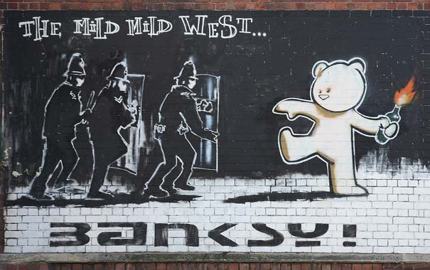 80+ Beautiful Street Crimes done by BANKSY 80+ Beautiful Street Crimes done by BANKSY