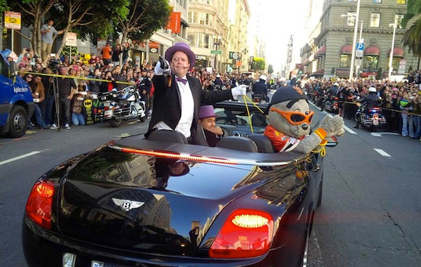 Batkid Saves San Francisco, Becomes Most Heartwarming Internet Sensation Batkid Saves San Francisco, Becomes Most Heartwarming Internet Sensation