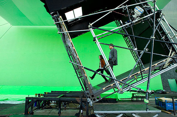 30 Awesome Behind The Scenes Shots From Famous Movies 30 Awesome Behind The Scenes Shots From Famous Movies