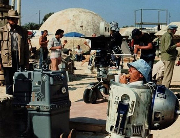 30 Awesome Behind The Scenes Shots From Famous Movies 30 Awesome Behind The Scenes Shots From Famous Movies