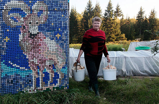 Russian Pensioner Decorates her House with 30,000 Bottle Caps Russian Pensioner Decorates her House with 30,000 Bottle Caps
