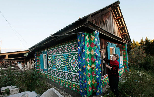 Russian Pensioner Decorates her House with 30,000 Bottle Caps Russian Pensioner Decorates her House with 30,000 Bottle Caps