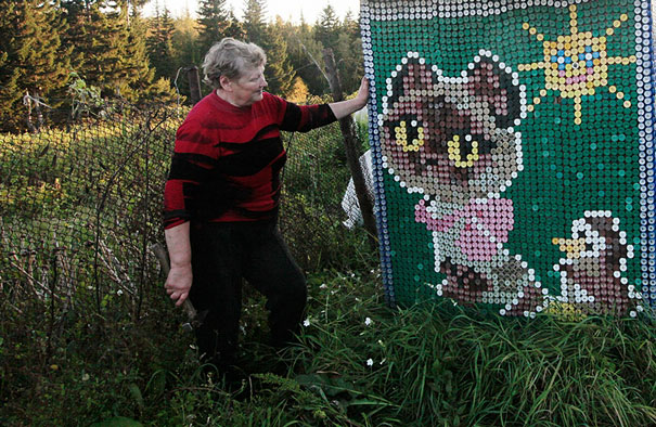 Russian Pensioner Decorates her House with 30,000 Bottle Caps Russian Pensioner Decorates her House with 30,000 Bottle Caps