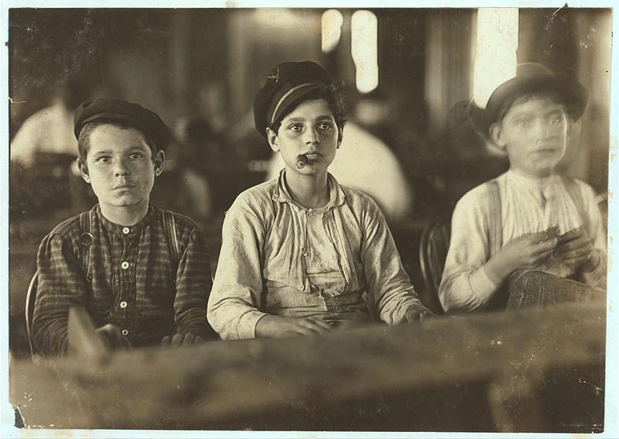 Heart-Breaking Pictures of Child Labour In USA by Lewis Hine Heart-Breaking Pictures of Child Labour In USA by Lewis Hine
