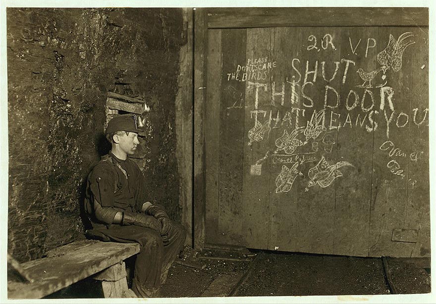 Heart-Breaking Pictures of Child Labour In USA by Lewis Hine Heart-Breaking Pictures of Child Labour In USA by Lewis Hine