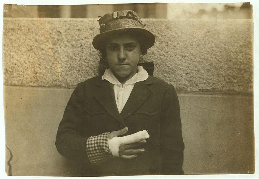 Heart-Breaking Pictures of Child Labour In USA by Lewis Hine Heart-Breaking Pictures of Child Labour In USA by Lewis Hine