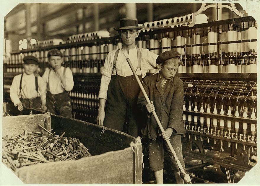 Heart-Breaking Pictures of Child Labour In USA by Lewis Hine Heart-Breaking Pictures of Child Labour In USA by Lewis Hine