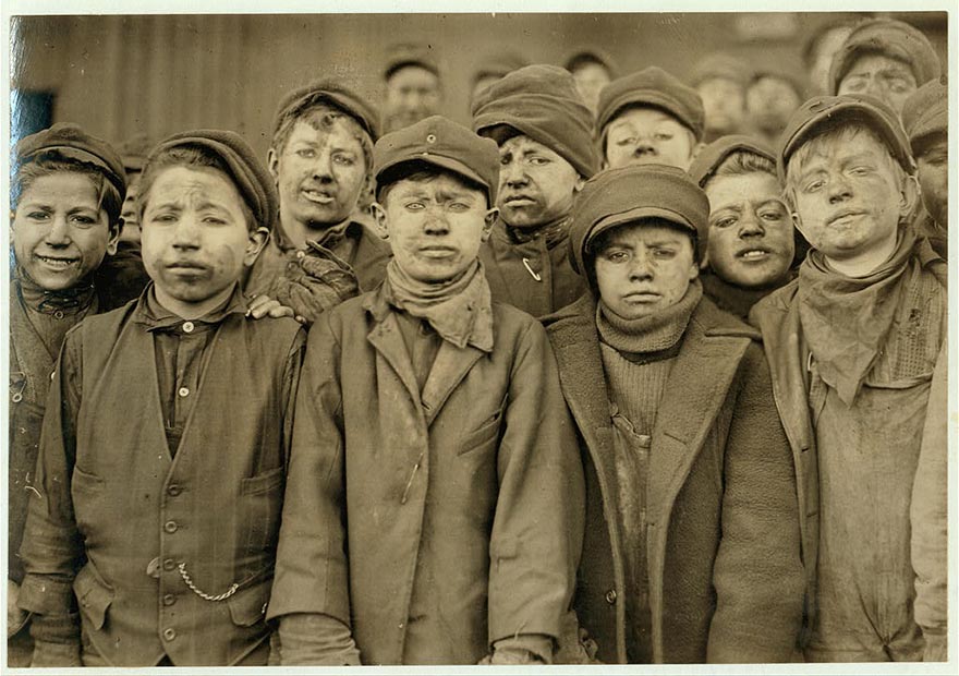 Heart-Breaking Pictures of Child Labour In USA by Lewis Hine Heart-Breaking Pictures of Child Labour In USA by Lewis Hine