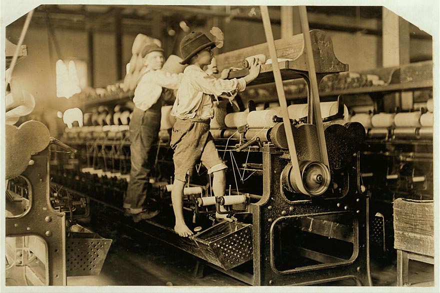 Heart-Breaking Pictures of Child Labour In USA by Lewis Hine Heart-Breaking Pictures of Child Labour In USA by Lewis Hine