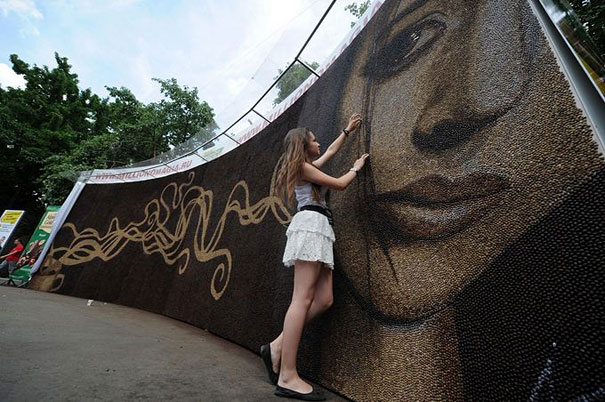 World's Largest Coffee Mosaic Made of 1 Million Coffee Beans World's Largest Coffee Mosaic Made of 1 Million Coffee Beans