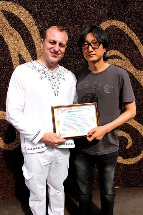 World's Largest Coffee Mosaic Made of 1 Million Coffee Beans