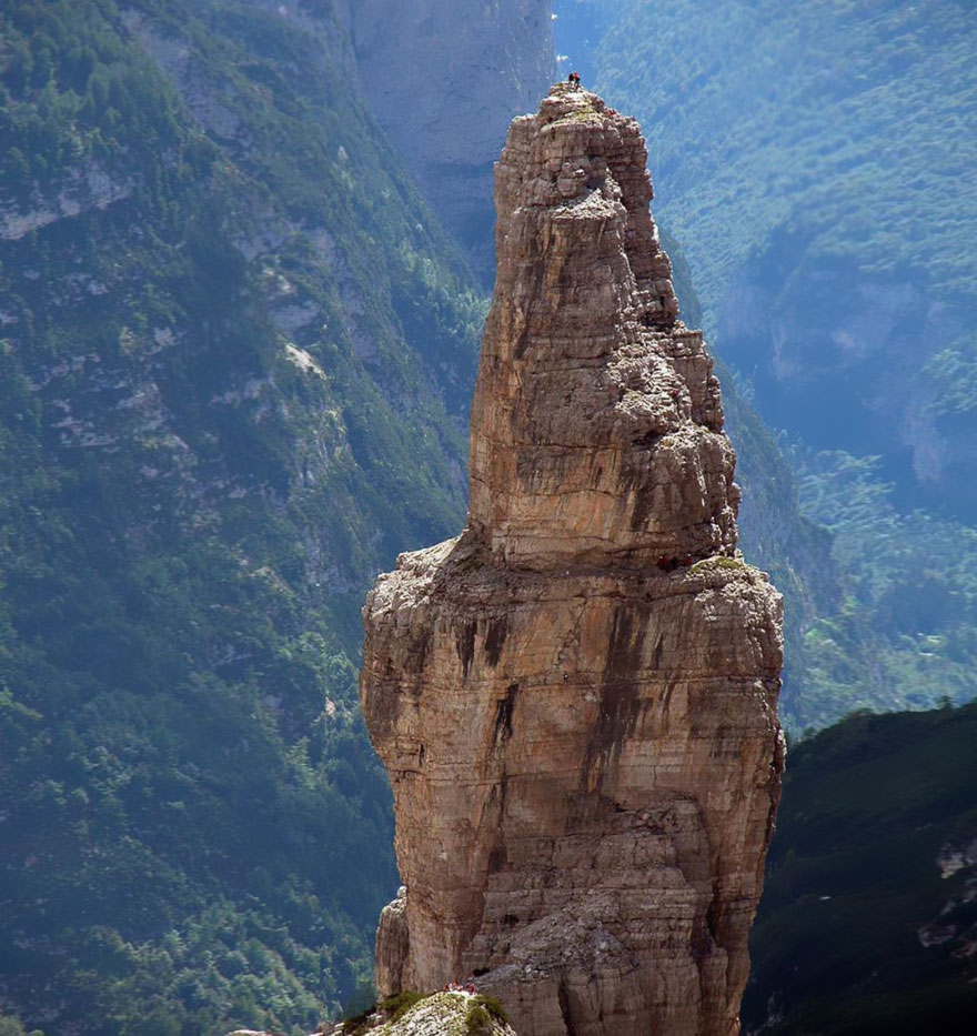 These 36 Goats On Cliffs Don't Know What Fear Is These 36 Goats On Cliffs Don't Know What Fear Is