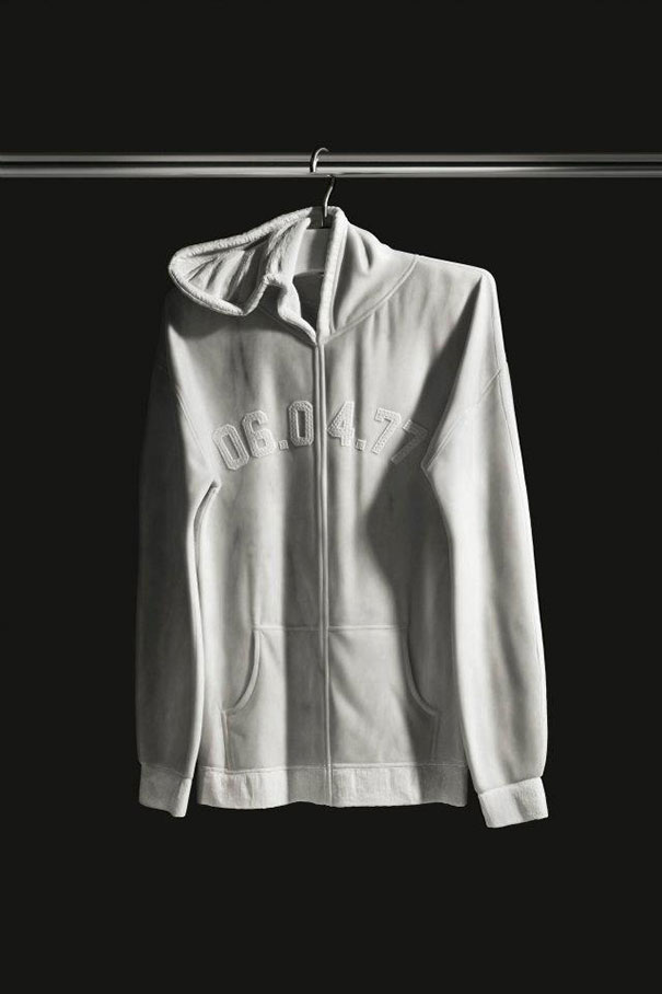 These Cozy-Looking Clothes Are Actually Carved From Stone These Cozy-Looking Clothes Are Actually Carved From Stone