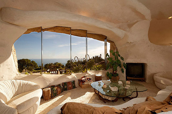 Dick Clark’s Flintstones Inspired Home in Malibu Dick Clark’s Flintstones Inspired Home in Malibu