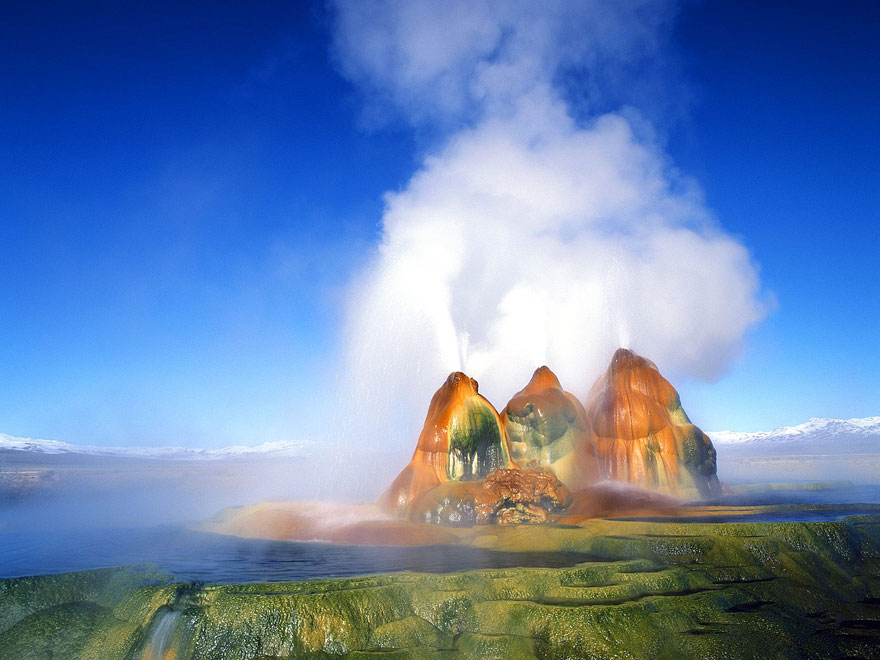 Incredible Fly Geyser in Nevada Created Purely by Accident