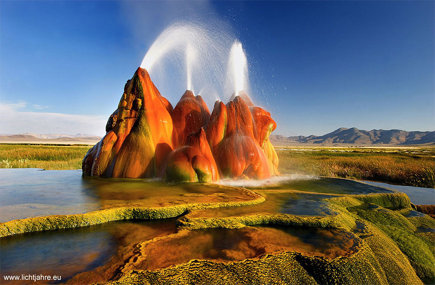 Incredible Fly Geyser in Nevada Created Purely by Accident Incredible Fly Geyser in Nevada Created Purely by Accident