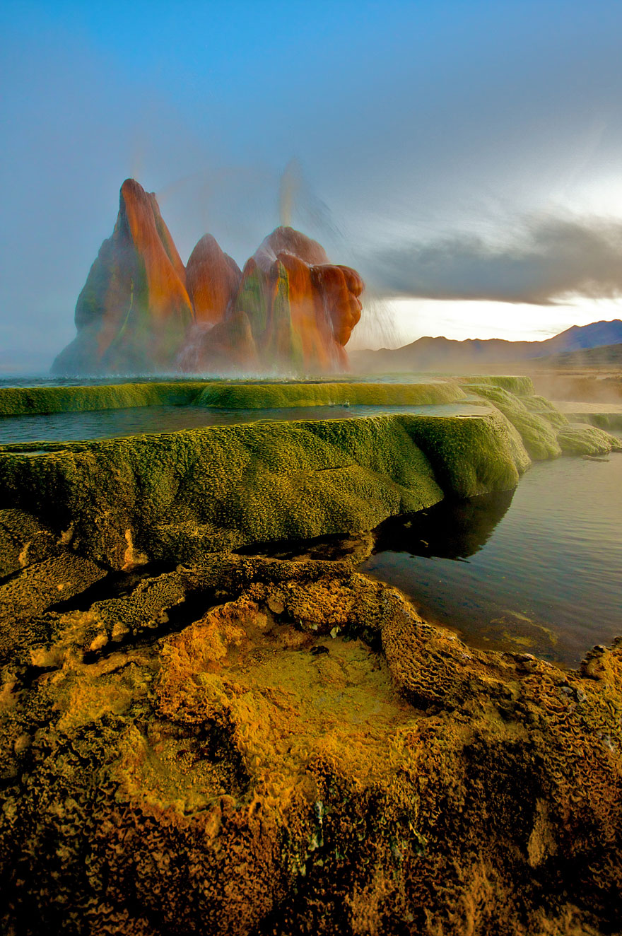 Incredible Fly Geyser in Nevada Created Purely by Accident Incredible Fly Geyser in Nevada Created Purely by Accident